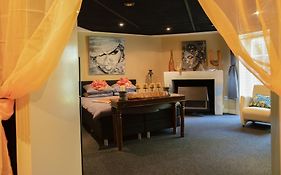 Pakhuis Bed And Breakfast Unique